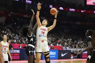 开云体育赔率-险胜非洲鱼腩，李月汝为何含泪哽咽？原因找到了，宫鲁鸣会改变吗