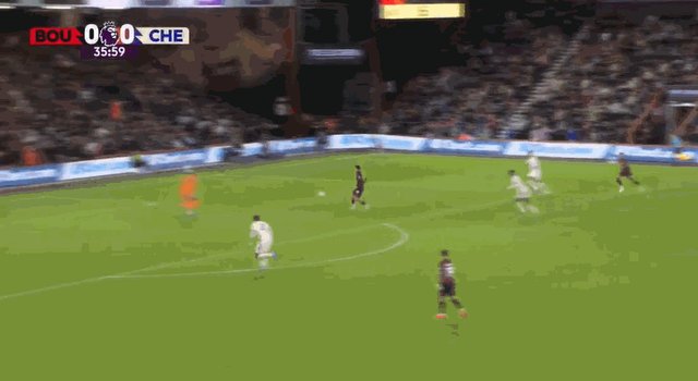 1726351461281004266.gif 点球.gif